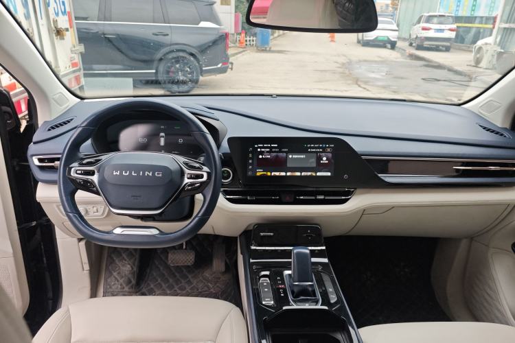 Used Wuling Victory 2023 2.0L DHT Luxury Edition
