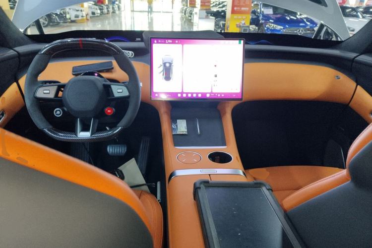 Used Xiaomi Auto YU7 2025 Ultra-Long Range High-Performance All-Wheel-Drive Max Edition Center Console