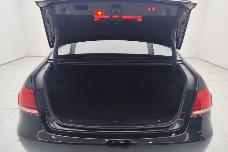 Used Mercedes-Benz E-Class 2015 Facelift E 200 L
