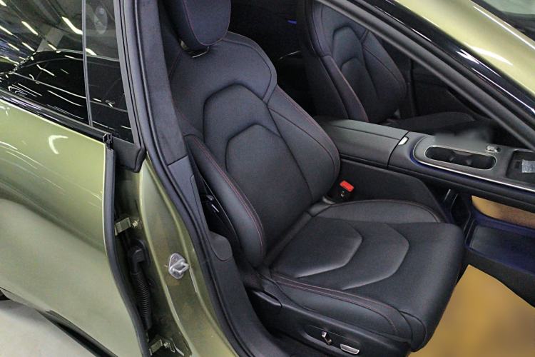 Used Xiaomi Auto SU7 2024 Four-Wheel Drive Ultra-Long Range Advanced Intelligent Driving Max Edition Right Front Seat