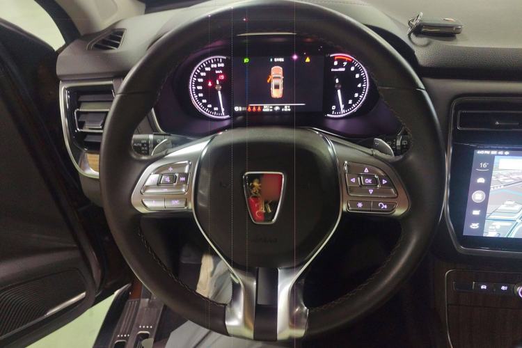 Used Roewe RX8 2018 30T Smart Connectivity Two-Wheel Drive Flagship Edition
