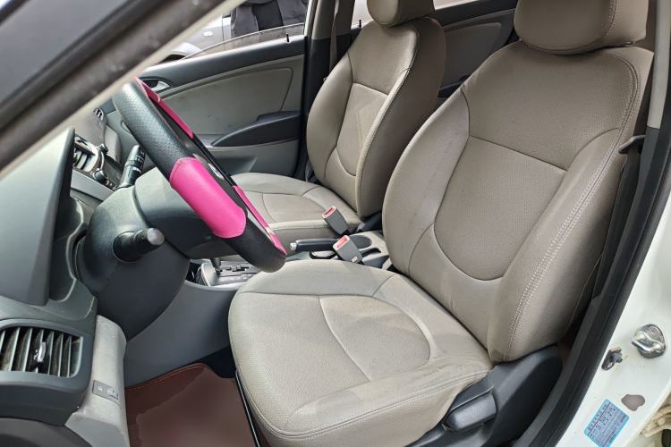 Used Hyundai Verna (older generation) 2014 1.4L Automatic Smart GLS Left Front Seat