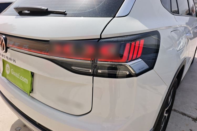 Used Volkswagen Tayron 2024 300TSI Two-Wheel-Drive Luxury Plus Advanced Version Right Rear Taillight