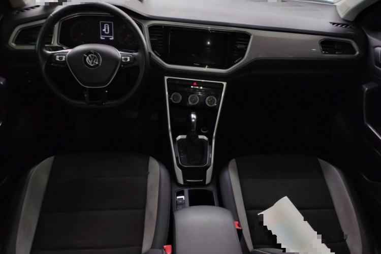 Used Volkswagen T-ROC 2018 230TSI DSG Two-Wheel Drive Advanced Version China V Standard Center Console