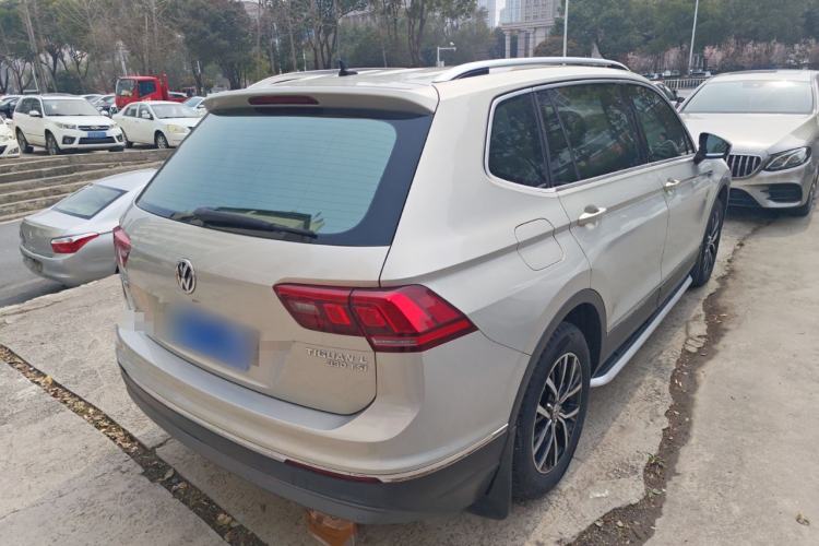 Used Volkswagen Tiguan L 2017 330TSI Automatic Two-Wheel Drive Luxury Edition Rear Right 45 Deg