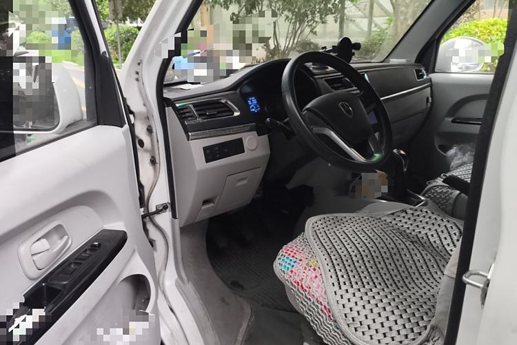 Used Jinbei Hiace X30 2021 1.5L Deluxe Edition Aluminum Wheels Two-Tone Design Central Air Conditioning MP5 Version Van China VI Standard SWC15M