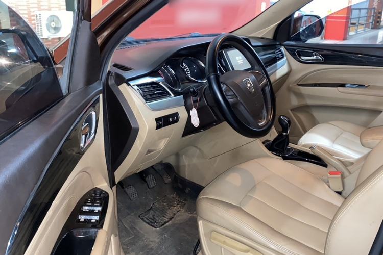 Used Baojun 730 2016 1.5L Manual Comfort Version 7 Seats China V Emission Standard
