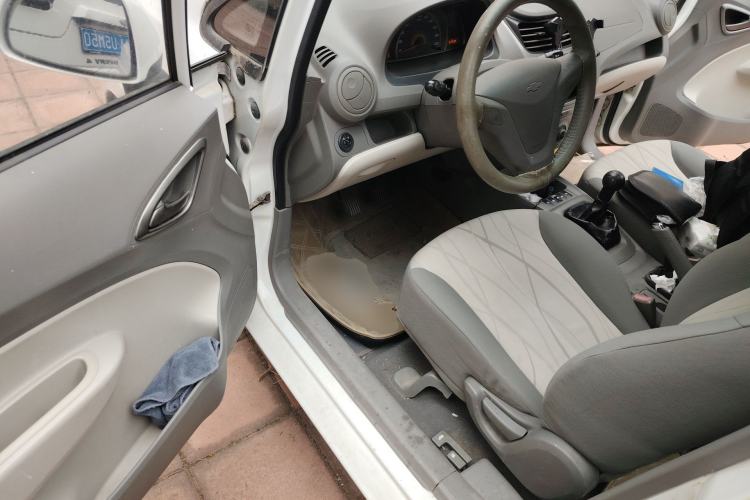 Used Chevrolet Sail 2013 Sedan 1.4L Manual - Youyi Happiness Edition Driver Seat