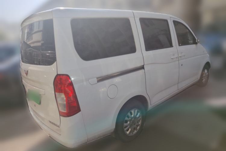 Used Wuling Rongguang V 2016 1.5L Standard Version
