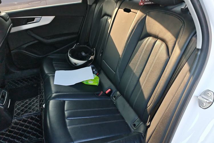 Used Audi A4L 2022 40 TFSI Luxury Dynamic Model
