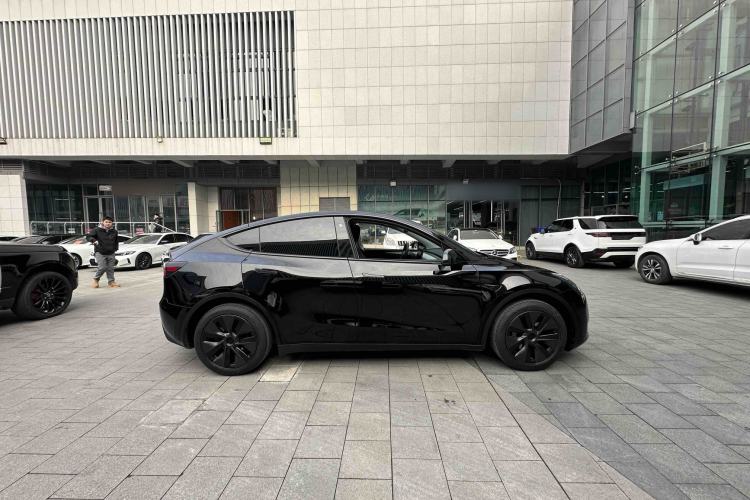Used Tesla Model Y 2023 Rear-Wheel-Drive Version
