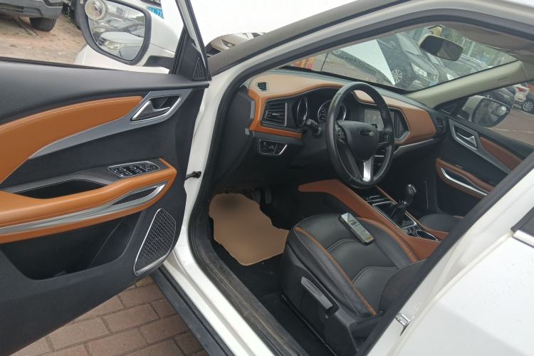 Used Zotye T300 2017 1.5L Manual Luxury Model Driver Seat