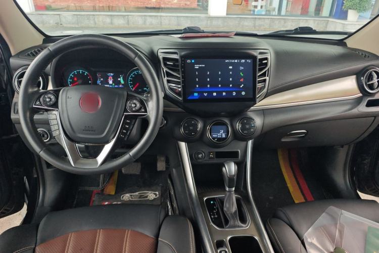 Used BYD Song 2017 Gaishe Upgrade Edition 1.5TID Automatic Elite Model Center Console