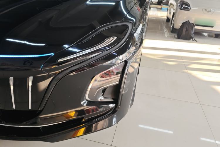 Used Hongqi E-QM5 2022 431 km Charge & Enjoy Edition
