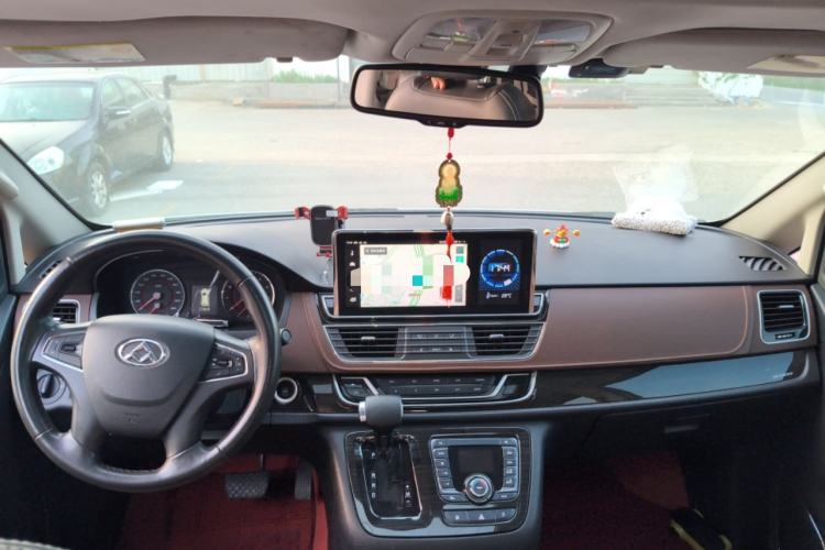 Used SAIC MAXUS G10 2018 PLUS 2.0T Automatic Flagship Edition Center Console