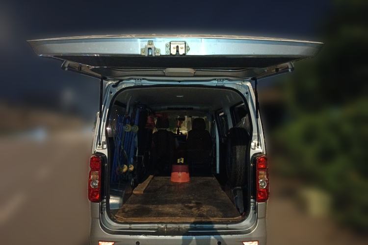 Used Chana Ruixing M60 2023 1.6L CNG Comfort-Grade 6-Seater Passenger Vehicle
