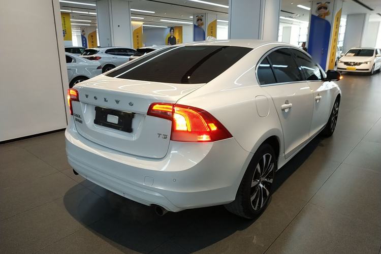 Used Volvo S60 2018 S60L T3 Smart Progress Edition
