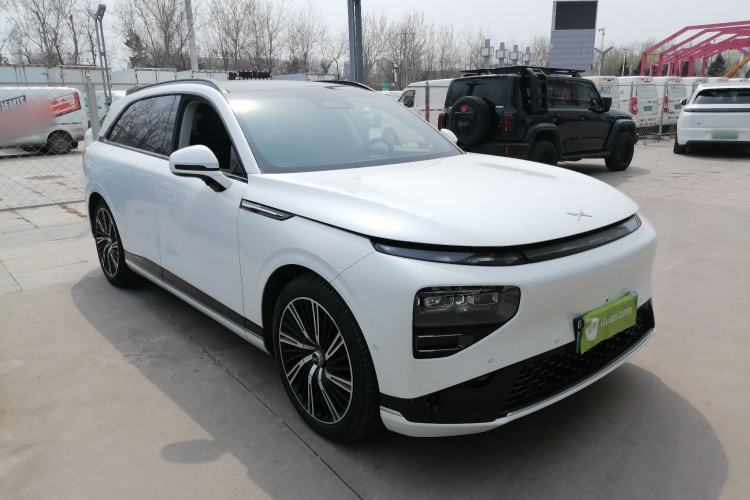 Used XPeng G9 2024 570 Max Front Right 45 Deg