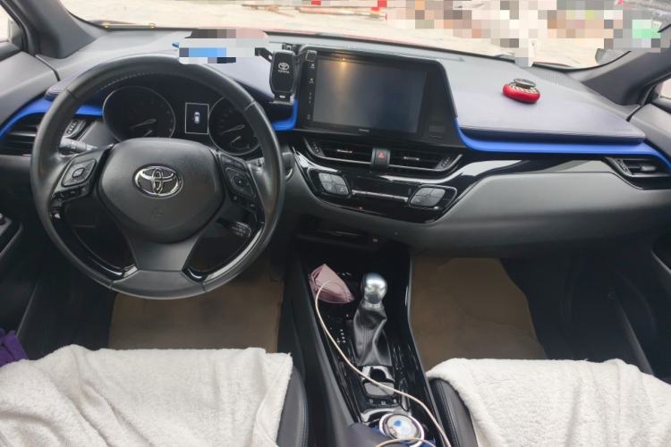 Used Toyota IZOA 2018 2.0L Yichi Version China VI Standard Center Console