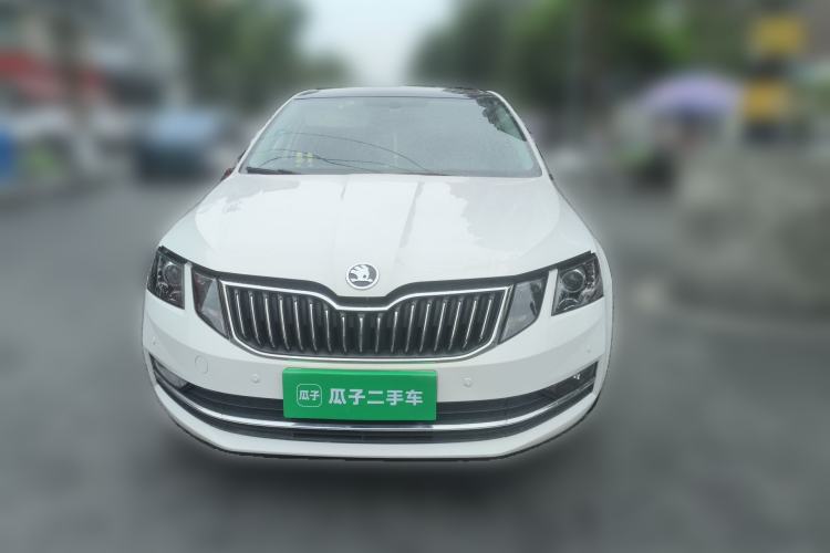 Used Skoda Octavia 2018 1.6L Automatic Luxury Edition Front