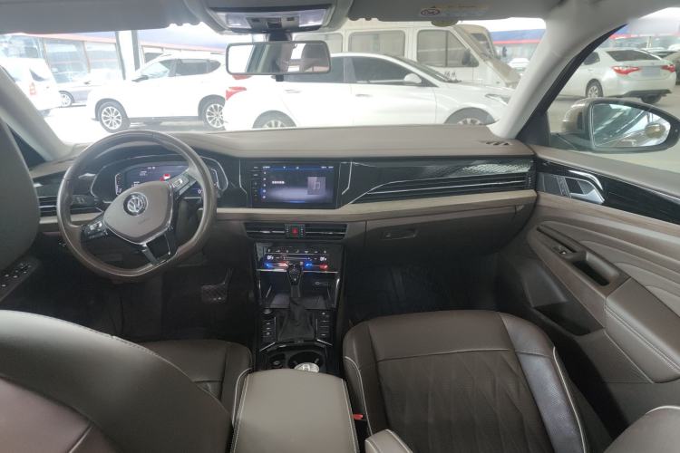 Used Volkswagen Passat 2020 330TSI Luxury Edition China VI Center Console