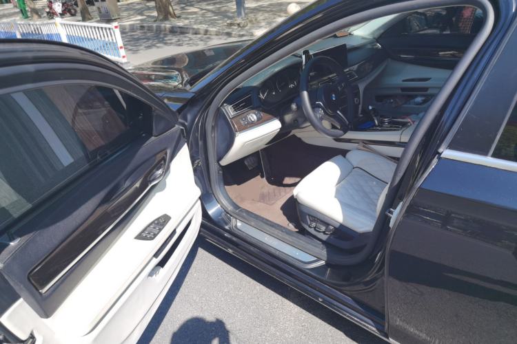 Used BMW 7 Series 2009 730Li Luxury Model
