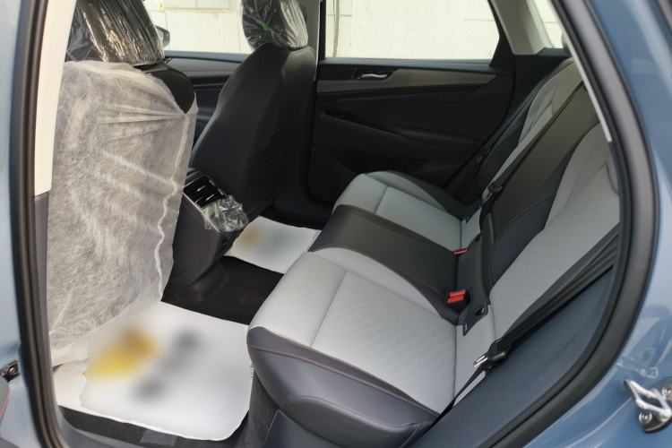 Used Volkswagen ID.7 VIZZION 2024 AIR model Left Rear Seat