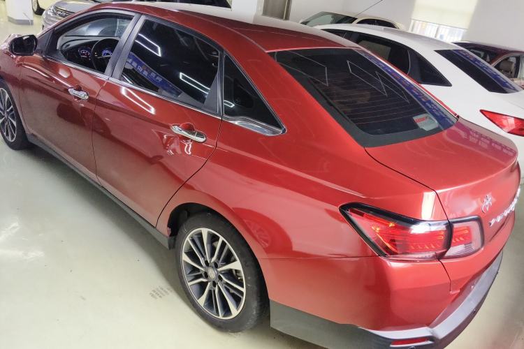 Used Venucia D60 2019 100 000-Yuan Glory 1.6L XV CVT Chenyue Edition China VI Standard
