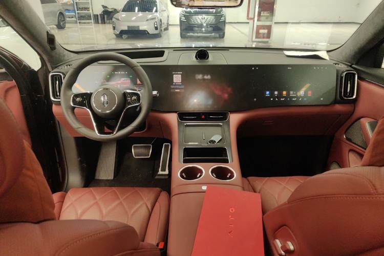 Used Hima AITO M8 2025 Extended-Range Max+ Version 53.4 kWh 6-Seater Edition
