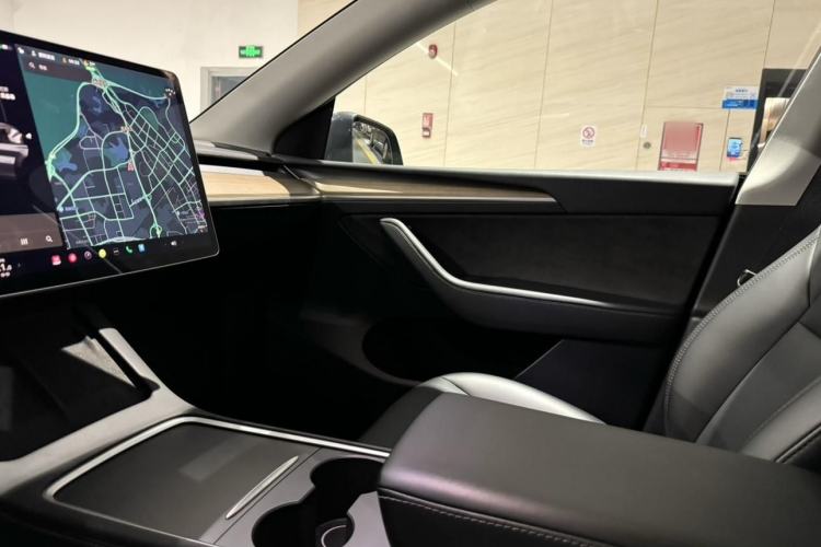 Used Tesla Model Y 2021 Standard Range Rear-Wheel Drive Version