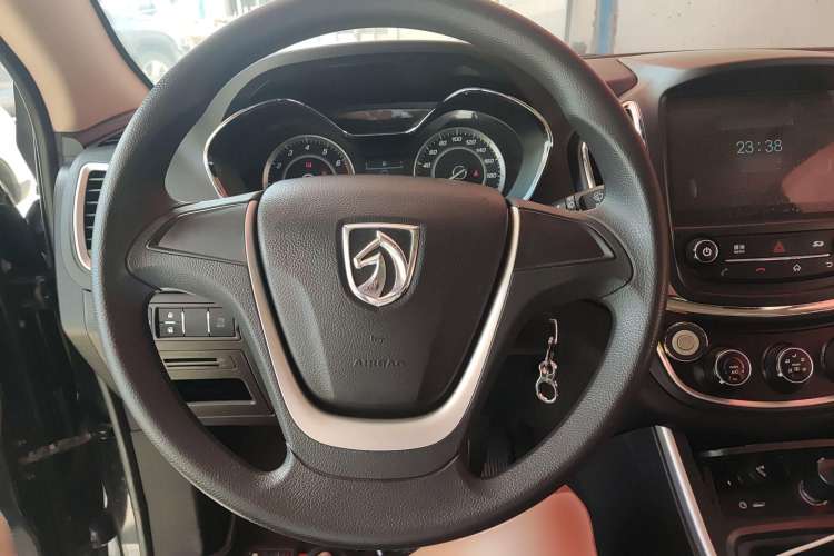 Used Baojun 560 2016 1.5T Manual Comfort Edition

