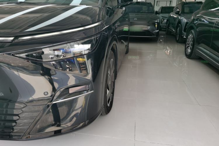 Used XPeng X9 2024 702 Ultra-Long Range Max