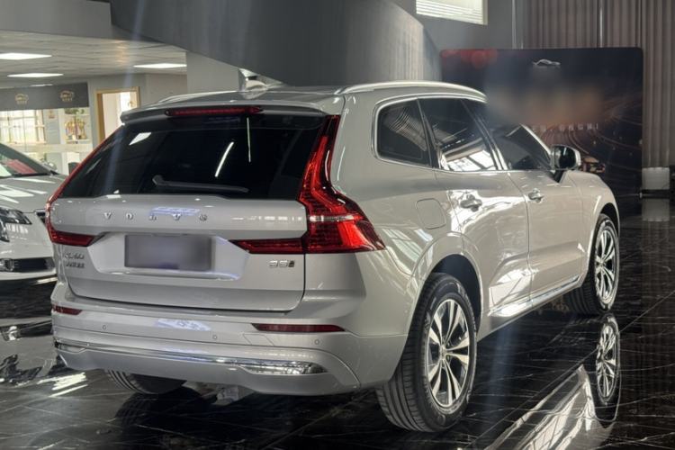 Used Volvo XC60 2023 B5 4x4 Smart Luxury Edition