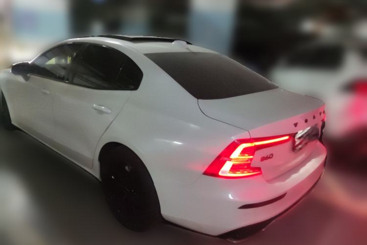 Used Volvo S60 2021 T4 Zhiyi Luxury Edition
