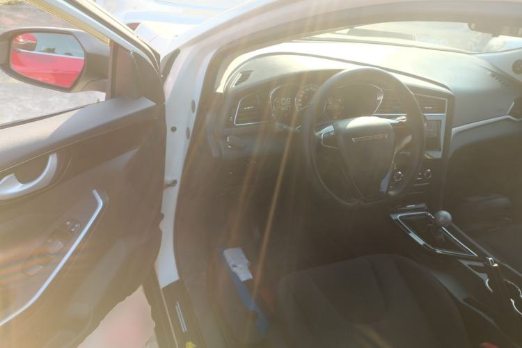 Used Venucia D60 2021 1.6L Entry Manual Comfort Edition
