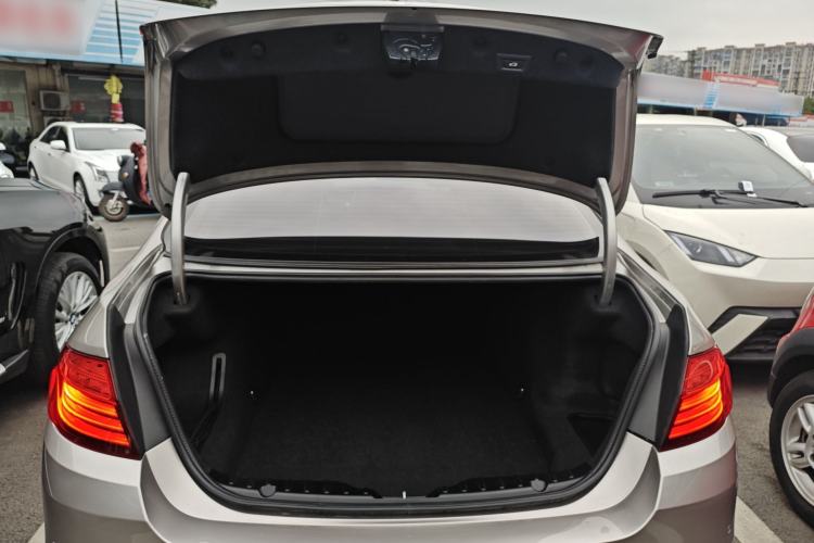 Used BMW 5 Series 2017 520Li Elegant Edition
