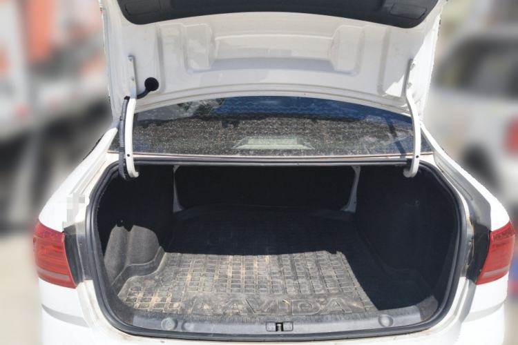 Used Volkswagen Lavida 2017 1.6L Manual Fashion Edition
