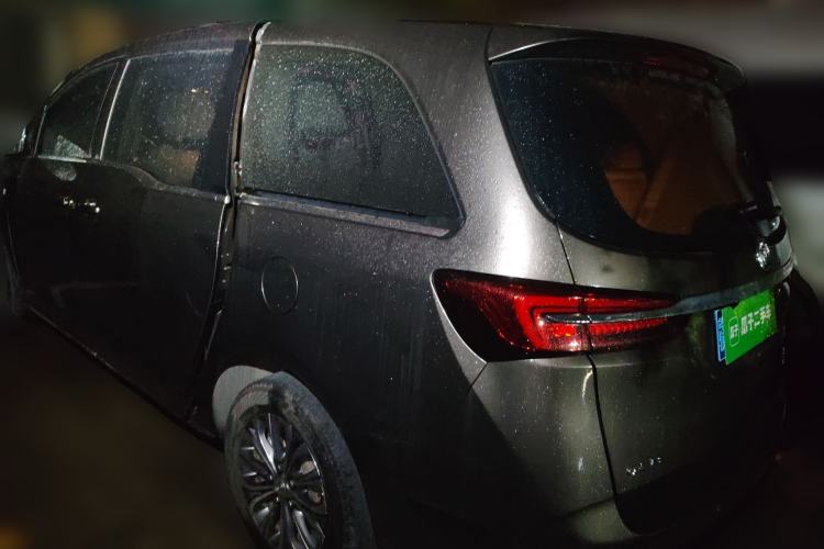 Used Buick GL8 2023 Land Executive Class Comfort Model
