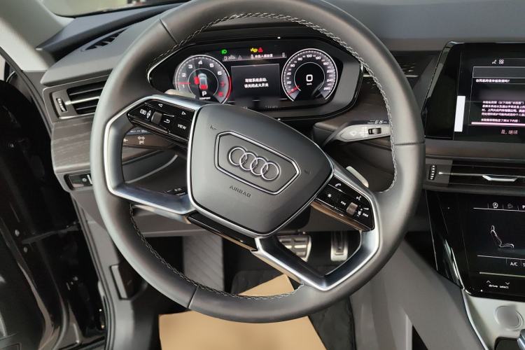 Used Audi Q6 2025 40 TFSI quattro Commemorative Edition Yulin Package 7 Seats