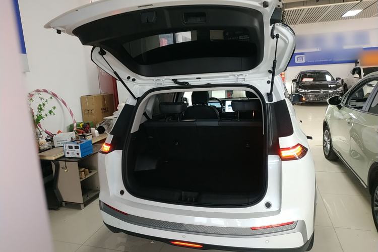 Used AION Y 2023 Younger Star Edition Trunk