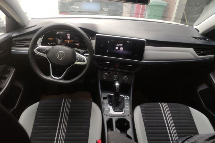 Used Volkswagen Bora 2023 200TSI DSG Comfort Edition Center Console