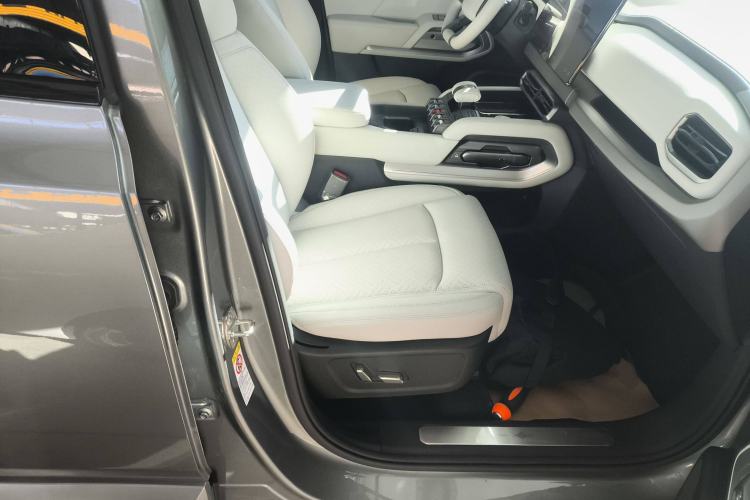 Used Formula Leopard Titanium 3 2025 501KM All-Wheel Drive Intelligent Driving Ultra Version
