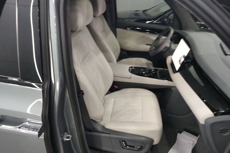 Used Zeekr 009 2024 7-Seater Walk-Through Version Four-Wheel Drive 108 kWh Right Front Seat