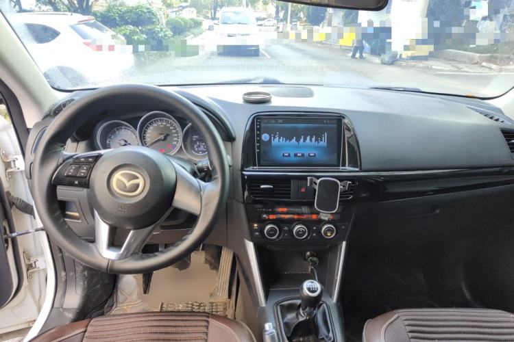 Used Mazda CX-5 2013 2.0L Manual Two-Wheel Drive Comfort Version Center Console