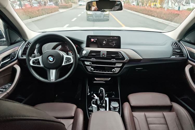 Used BMW X3 2021 xDrive28i M Sport Package Center Console