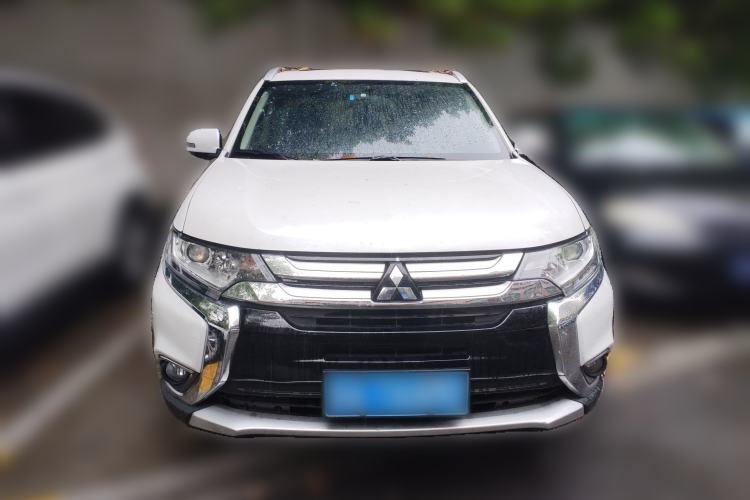 Used Mitsubishi Outlander 2018 2.0L Two-Wheel Drive Glory Edition 5 Seats Front