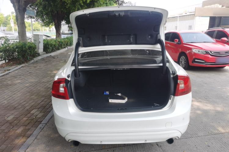 Used Volvo S60 2018 S60L T3 Smart Progress Edition Trunk