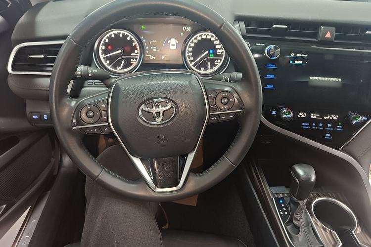 Used Toyota Camry 2019 Revised Version 2.0G Luxury Edition
