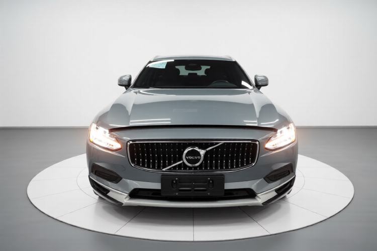 Used Volvo V90 2022 Cross Country B5 AWD Smart Range Edition
