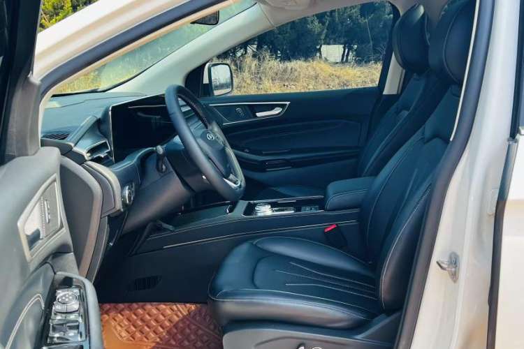 Used Ford Edge 2021 PLUS EcoBoost 245 Two-Wheel-Drive Platinum Edition 5 Seats